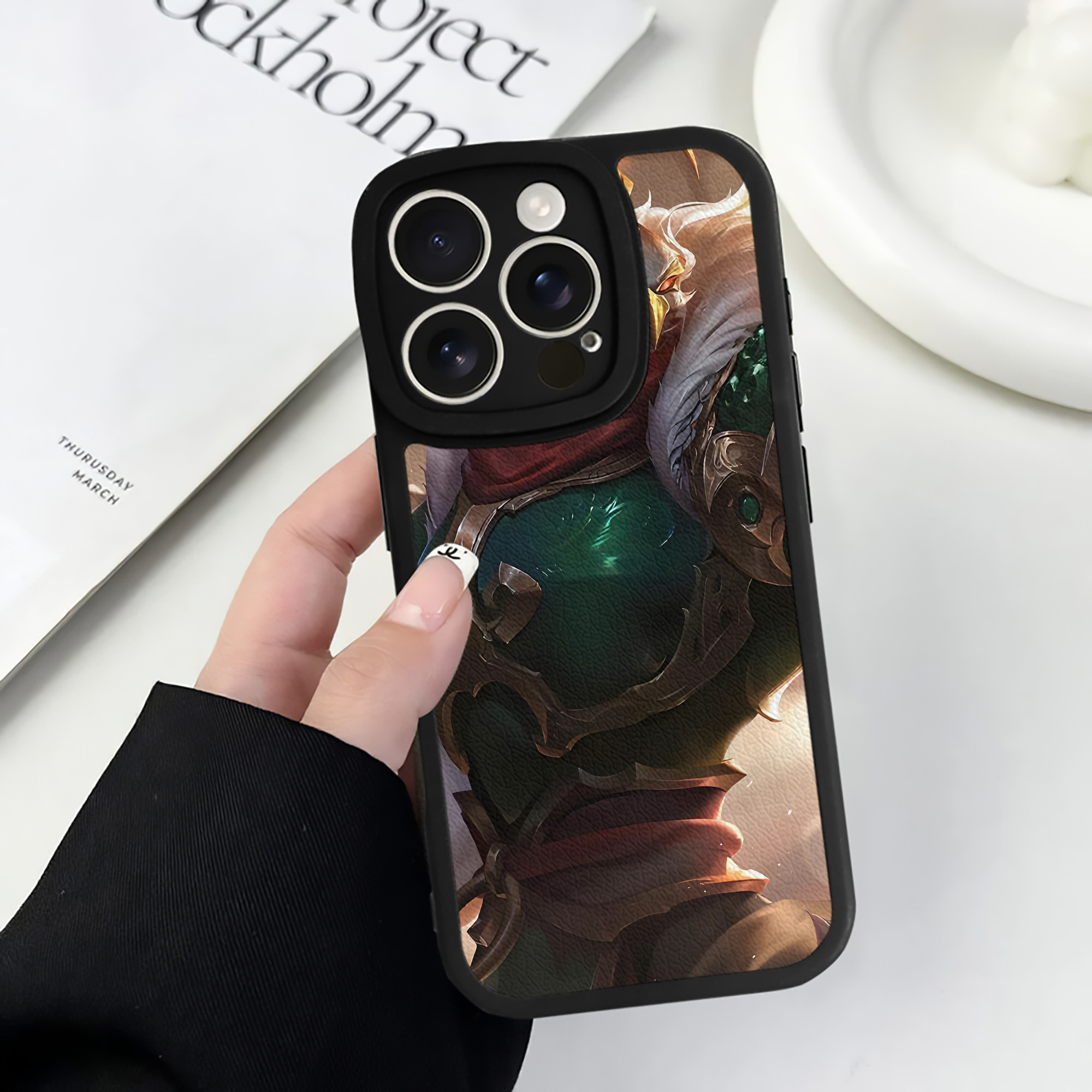 リーグ・オブ・レジェンド League of Legends LOL 【iPhone 16シリーズ対応】シリコンスマホケース（レザー調） 材質：シリコン